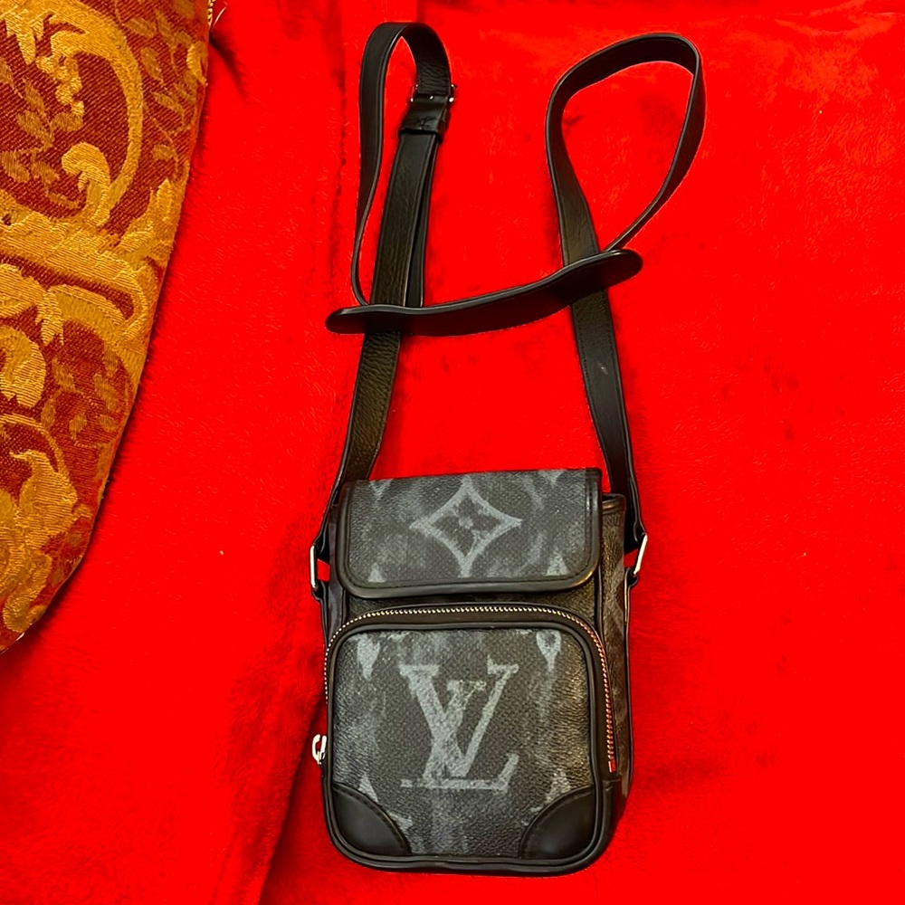 Louis Vuitton Amazon messenger Monogram Pastel men’s Shoulder Bag Noir